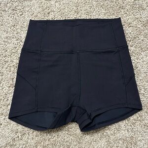 Lululemon short size 4
